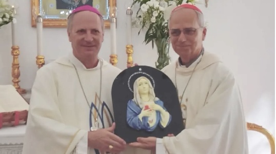 https://www.ragusanews.com/immagini_articoli/08-05-2025/papa-prevost-leone-xiv-era-stato-a-siracusa-in-settembre-alla-madonnina-delle-lacrime-300.jpg