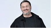 https://www.ragusanews.com/immagini_articoli/08-06-2023/lo-stilista-daniele-calcaterra-in-vacanza-a-scicli-100.jpg