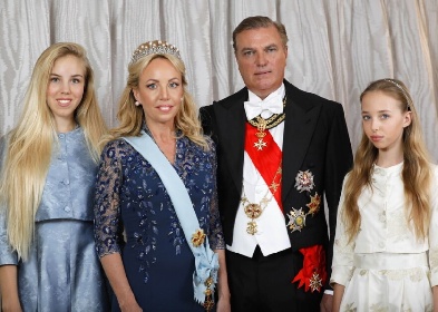 https://www.ragusanews.com/immagini_articoli/08-07-2021/1625724371-maria-carolina-borbone-delle-due-sicilie-la-principessa-sulla-moto-foto-6-280.jpg