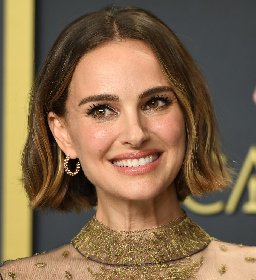 https://www.ragusanews.com/immagini_articoli/08-10-2020/1602168588-diamoci-un-taglio-tagli-capelli-autunno-2020-4-280.jpg
