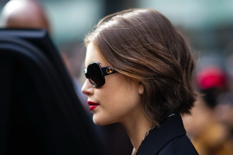 https://www.ragusanews.com/immagini_articoli/08-10-2020/1602168629-diamoci-un-taglio-tagli-capelli-autunno-2020-4-500.jpg