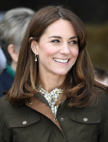 https://www.ragusanews.com/immagini_articoli/08-10-2020/1602168629-diamoci-un-taglio-tagli-capelli-autunno-2020-5-500.jpg