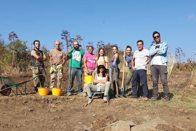 https://www.ragusanews.com/immagini_articoli/08-11-2023/archeologia-trovato-forno-per-ceramiche-del-iv-secolo-a-c-500.jpg