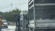 https://www.ragusanews.com/immagini_articoli/08-11-2023/la-pioggia-fa-ribaltare-un-camion-a-modica-100.jpg