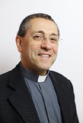 https://www.ragusanews.com/immagini_articoli/09-02-2019/1549719132-vittorio-rina-schinina-presidenti-consulta-aggregazioni-laicali-1-240.jpg