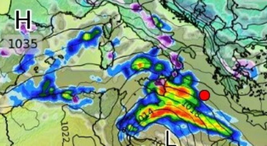 https://www.ragusanews.com/immagini_articoli/09-02-2023/maltempo-ecco-l-uragano-che-spazza-la-sicilia-500.jpg