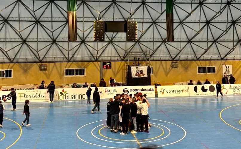 https://www.ragusanews.com/immagini_articoli/09-03-2025/basket-la-meerkat-scicli-batte-il-pgs-sales-catania-e-sale-in-vetta-alla-classifica-500.jpg