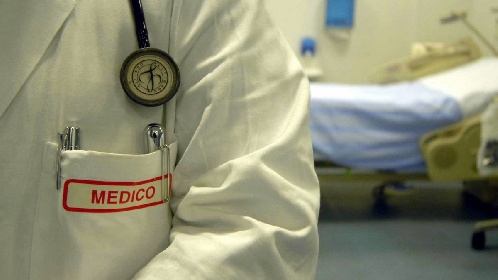 https://www.ragusanews.com/immagini_articoli/09-07-2021/finto-medico-prescriveva-cure-anti-covid-a-buon-mercato-a-decine-ingannati-280.jpg