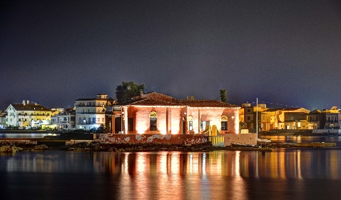 https://www.ragusanews.com/immagini_articoli/09-07-2022/marzamemi-si-illumina-l-isolotto-brancati-280.jpg