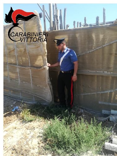 https://www.ragusanews.com/immagini_articoli/09-08-2019/fumarole-i-carabinieri-multano-i-responsabili-500.jpg