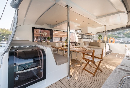 https://www.ragusanews.com/immagini_articoli/09-08-2022/1660064537-barche-da-sogno-il-yacht-pi-a-marina-di-ragusa-miglior-yacht-2020-5-300.jpg