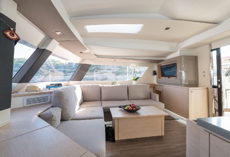 https://www.ragusanews.com/immagini_articoli/09-08-2022/1660064539-barche-da-sogno-il-yacht-pi-a-marina-di-ragusa-miglior-yacht-2020-6-500.jpg