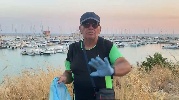 https://www.ragusanews.com/immagini_articoli/09-08-2022/giuseppe-guastella-spazzino-a-marina-di-ragusa-video-100.jpg