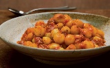 https://www.ragusanews.com/immagini_articoli/09-12-2024/roma-bimba-di-9-anni-mangia-gli-gnocchi-al-ristorante-e-muore-100.jpg