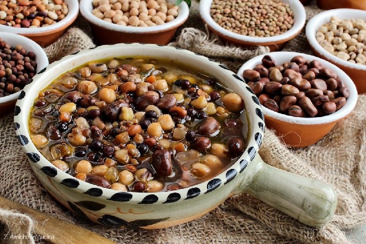 https://www.ragusanews.com/immagini_articoli/10-02-2021/giornata-mondiale-dei-legumi-le-ricette-con-fagioli-lenticchie-e-ceci-500.jpg