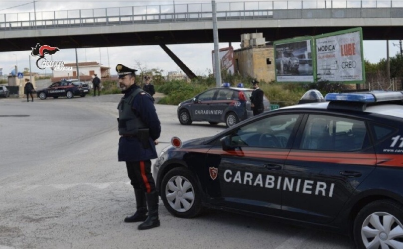 https://www.ragusanews.com/immagini_articoli/10-02-2025/furti-a-rosolini-tre-arresti-due-sono-donne-500.jpg