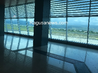 https://www.ragusanews.com/immagini_articoli/10-04-2017/1491849352-eataly-secondo-piano-aeroporto-comiso-1-240.jpg