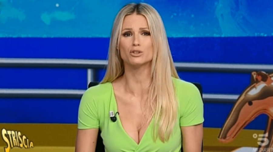 https://www.ragusanews.com/immagini_articoli/10-05-2022/striscia-la-notizia-michelle-hunziker-risultata-positiva-al-covid-500.jpg