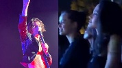 https://www.ragusanews.com/immagini_articoli/10-07-2022/angelina-jolie-al-concerto-dei-maneskin-al-circo-massimo-100.jpg