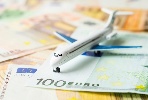 https://www.ragusanews.com/immagini_articoli/10-11-2023/caro-voli-regione-sconto-fino-a-50-per-i-residenti-siciliani-100.jpg