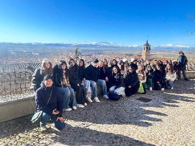 https://www.ragusanews.com/immagini_articoli/11-02-2025/1739258965-l-istituto-g-curcio-di-ispica-fa-un-gemellaggio-con-madrid-3-300.jpg