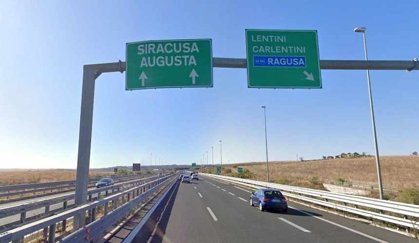 https://www.ragusanews.com/immagini_articoli/11-02-2025/chiuso-per-lavori-un-tratto-della-catania-siracusa-500.jpg