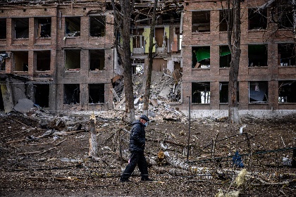 https://www.ragusanews.com/immagini_articoli/11-03-2022/1646984306-ucraina-per-la-russia-questi-sono-tutti-attori-video-foto-8-280.jpg