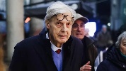 https://www.ragusanews.com/immagini_articoli/11-03-2025/sgarbi-dimagrito-e-scipuato-convalescente-dopo-ricovero-per-depressione-100.jpg