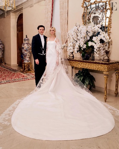 https://www.ragusanews.com/immagini_articoli/11-04-2022/brooklyn-il-figlio-di-david-beckham-e-nicola-peltz-si-sono-sposati-500.jpg