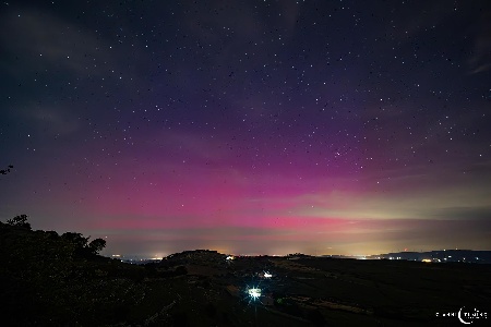 https://www.ragusanews.com/immagini_articoli/11-05-2024/aurora-boreale-dalla-provincia-di-ragusa-300.jpg