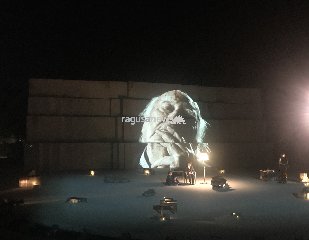 https://www.ragusanews.com/immagini_articoli/11-06-2018/camilleri-siracusa-ombra-ombra-sapere-video-240.jpg