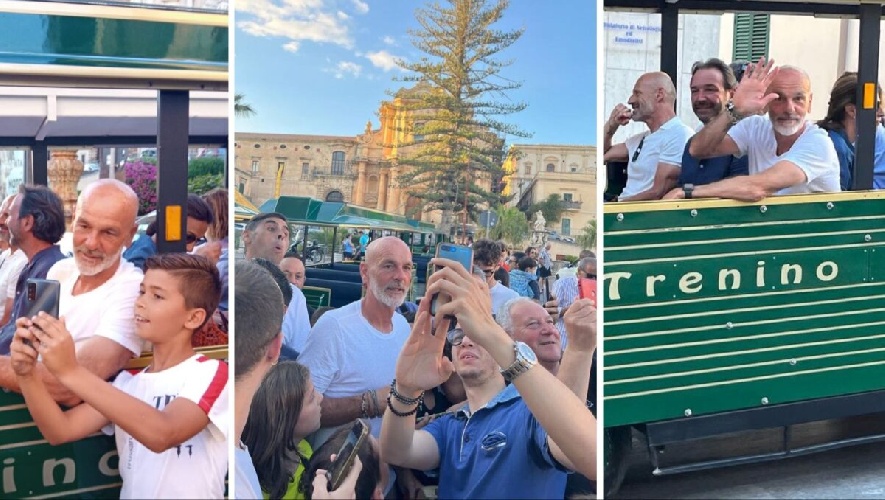 https://www.ragusanews.com/immagini_articoli/11-06-2022/stefano-pioli-sul-trenino-turistico-a-noto-500.jpg
