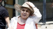 https://www.ragusanews.com/immagini_articoli/11-08-2023/i-funerali-di-michela-murgia-100.jpg