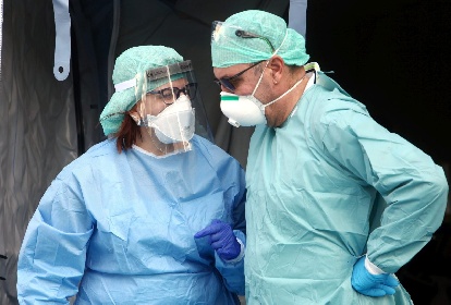 https://www.ragusanews.com/immagini_articoli/11-10-2021/covid-muore-modicano-non-vaccinato-280.jpg