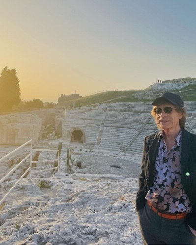 https://www.ragusanews.com/immagini_articoli/11-11-2022/mick-jagger-fra-modica-noto-e-siracusa-foto-500.jpg