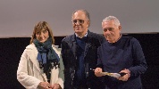 https://www.ragusanews.com/immagini_articoli/11-12-2024/vittoria-peace-film-fest-attilio-bolzoni-ha-ricevuto-il-premio-giornalistico-gianni-mole-100.jpg