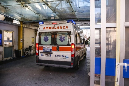 https://www.ragusanews.com/immagini_articoli/12-01-2022/2-morti-covid-il-12-gennaio-nel-ragusano-positivi-a-quota-8-mila-280.jpg