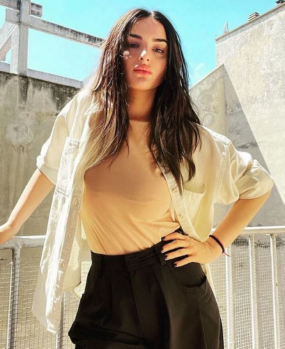 https://www.ragusanews.com/immagini_articoli/12-08-2022/arisa-la-dieta-com-e-dimagrita-la-cantante-500.jpg