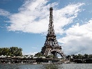 https://www.ragusanews.com/immagini_articoli/12-08-2023/allarme-bomba-alla-torre-eiffel-100.jpg