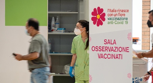 https://www.ragusanews.com/immagini_articoli/12-10-2021/vaccini-covid-i-numeri-delle-reazioni-avverse-100mila-in-9-mesi-17-gravi-280.jpg