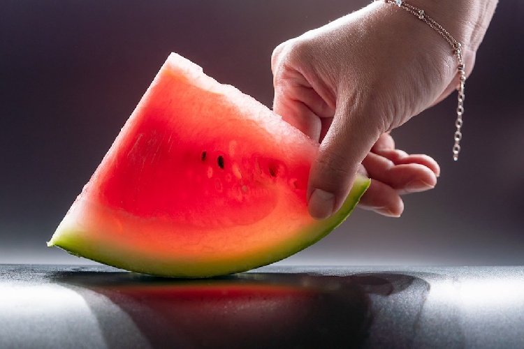 https://www.ragusanews.com/immagini_articoli/13-08-2022/la-dieta-dell-anguria-menu-giornaliero-500.jpg