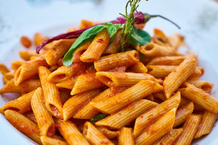 https://www.ragusanews.com/immagini_articoli/13-09-2019/pasta-dieta-mangiarla-senza-ingrassare-500.jpg