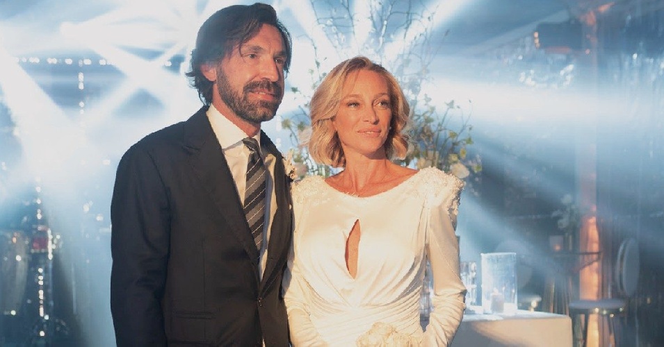 https://www.ragusanews.com/immagini_articoli/14-03-2022/andrea-pirlo-ha-sposato-valentina-baldini-in-comune-500.jpg