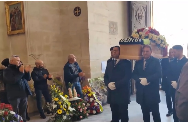 https://www.ragusanews.com/immagini_articoli/14-03-2025/celebrati-i-funerali-di-peppe-giurdanella-500.jpg