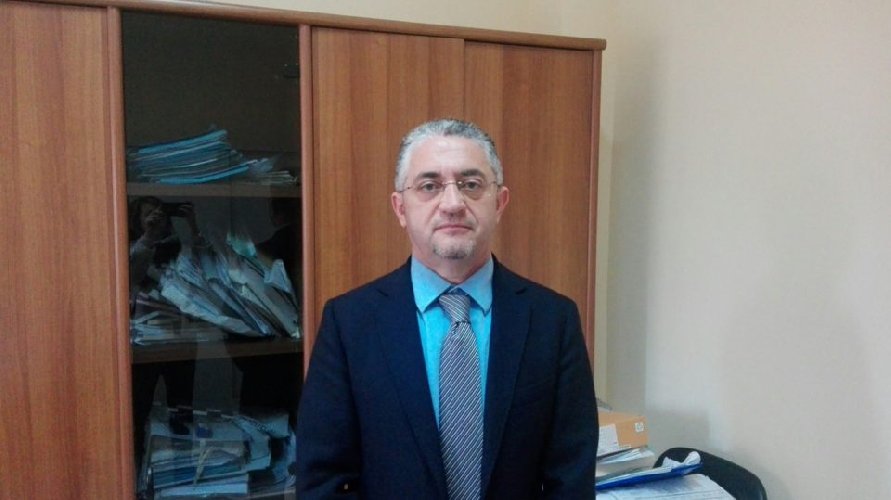 https://www.ragusanews.com/immagini_articoli/14-04-2021/ragusa-non-ci-sono-infermieri-ma-gli-infermieri-restano-dietro-la-porta-500.jpg