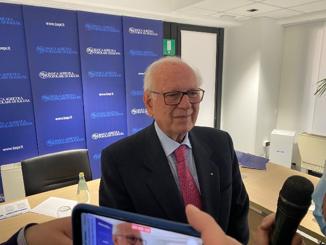 https://www.ragusanews.com/immagini_articoli/14-04-2022/banca-agricola-ragusa-concova-i-soci-per-il-30-aprile-500.jpg