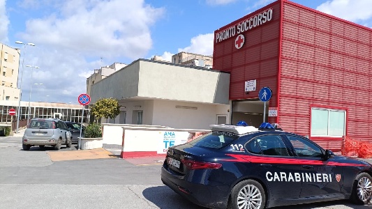https://www.ragusanews.com/immagini_articoli/14-04-2025/vittoria-arrestata-la-25enne-che-ha-aggredito-i-sanitari-al-pronto-soccorso-300.jpg