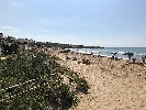 https://www.ragusanews.com/immagini_articoli/14-08-2022/i-nudisti-in-spiaggia-tra-punta-braccetto-e-randello-100.jpg