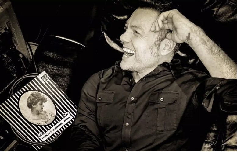 https://www.ragusanews.com/immagini_articoli/14-09-2020/tiziano-ferro-canto-rimmel-e-de-gregori-500.jpg