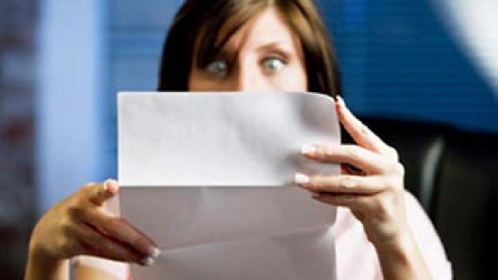 https://www.ragusanews.com/immagini_articoli/14-09-2021/bollette-stracare-400-euro-gas-100-luce-la-stangata-dei-costi-extra-280.jpg